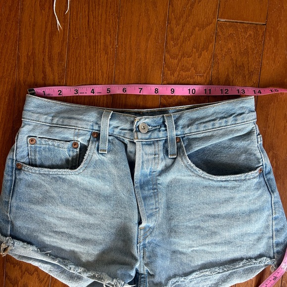 Women’s LEVI’s 501 cut off shorts 100% cotton button fly size 26 - Picture 7 of 7